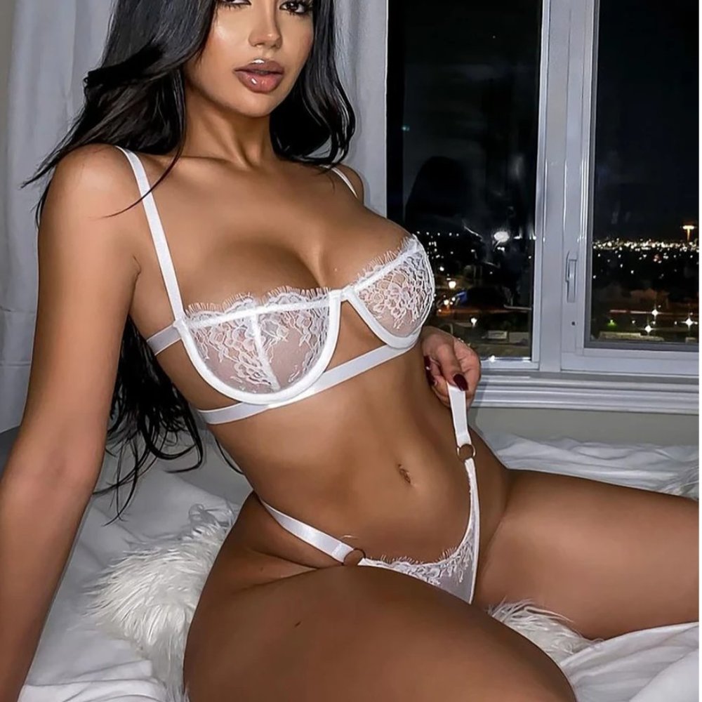 Fashion Nova First Date Lace Bra and  Panty NWT
